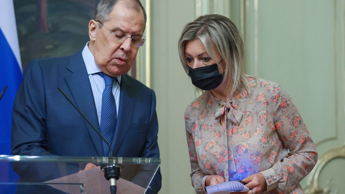 Moskva tvrdí, že si předvolala českého velvyslance, Praha to popírá